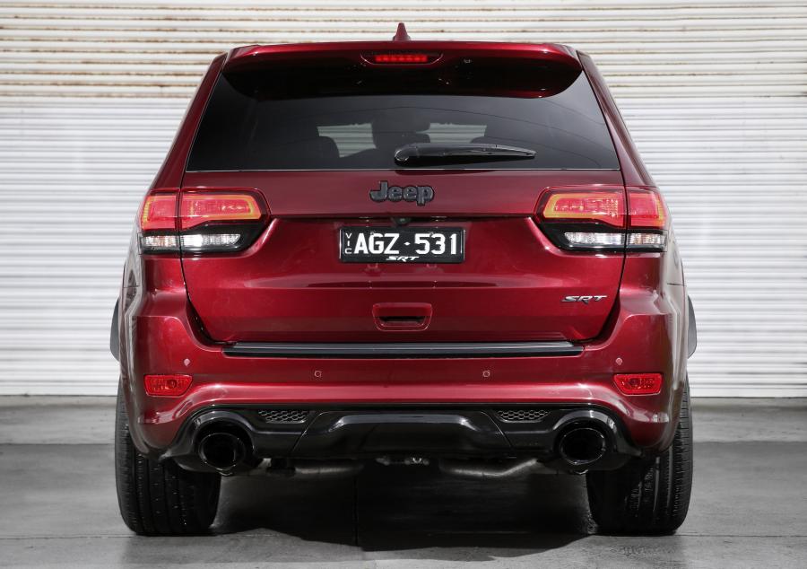  Jeep Grand Cherokee SRT Night 2016 года  (AU) (фото 13 из 26)